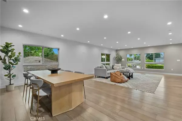 Sherman Oaks, CA 91401,14157 Tiara Street #101