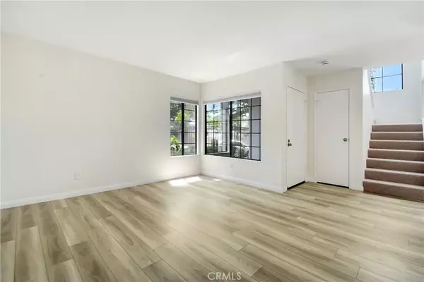 Long Beach, CA 90806,863 W 34th Street #A