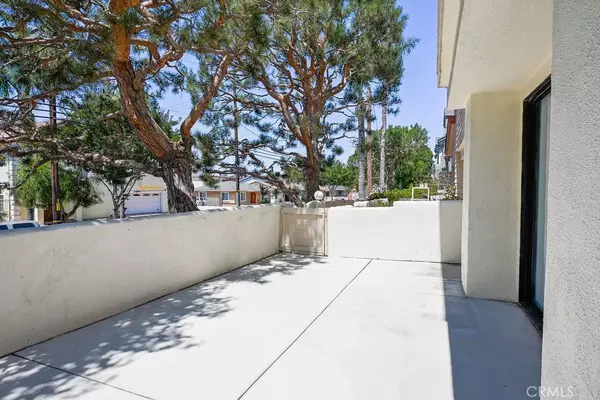 Lawndale, CA 90260,15111 Freeman #44