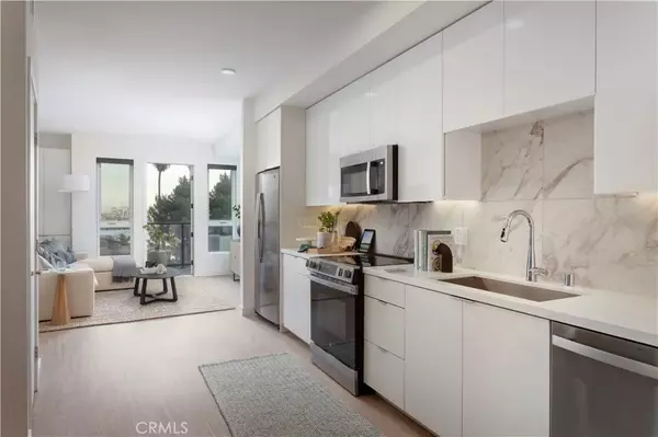 San Pedro, CA 90731,511 S Harbor #425