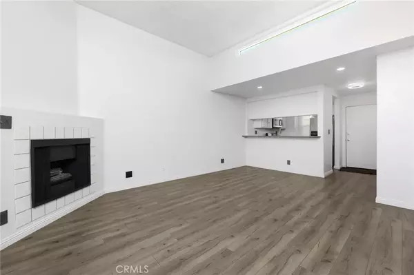 Long Beach, CA 90802,445 W 6th Street #409