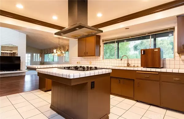 Rancho Palos Verdes, CA 90275,27772 Palos Verdes Drive East