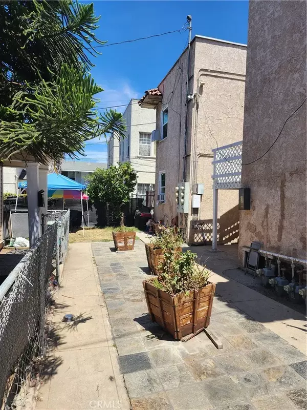 Long Beach, CA 90813,1557 Pine Avenue