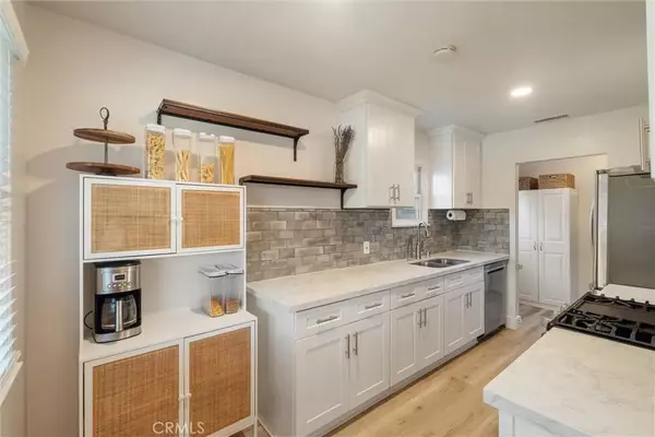 Lomita, CA 90717,25208 Walnut Street