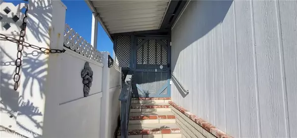 Harbor City, CA 90710,760 Lomita #116