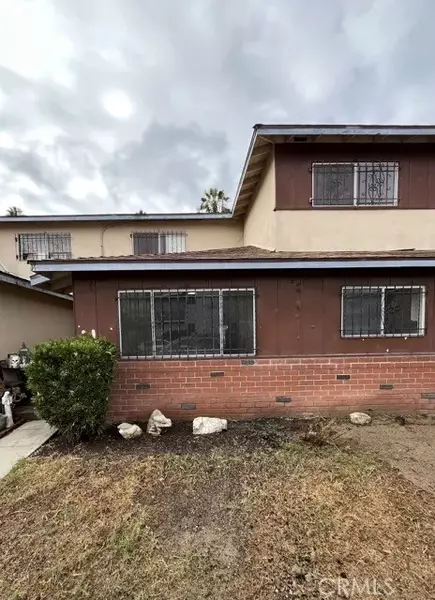 14 Camelback Avenue North, Carson, CA 90745
