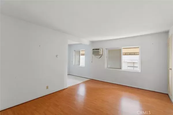 Los Angeles, CA 90006,1053 S Oxford Avenue