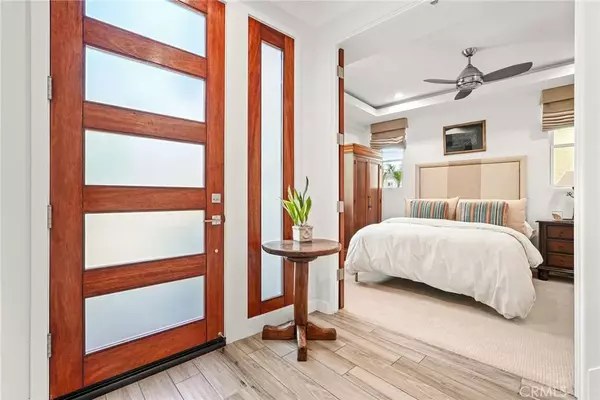 Redondo Beach, CA 90278,2002 Carnegie Lane #A