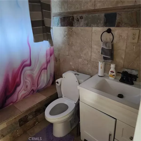 Long Beach, CA 90805,125 E 68th Way