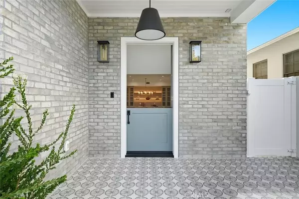 Manhattan Beach, CA 90266,2904 Palm Avenue