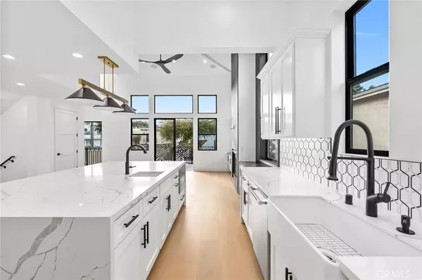 Redondo Beach, CA 90277,110 S Irena Avenue #A