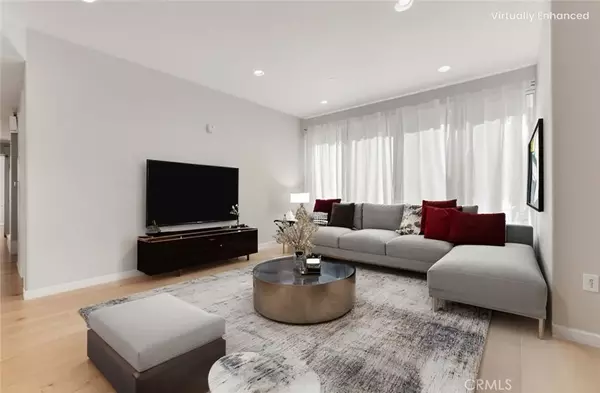 North Hollywood, CA 91601,4821 Bakman #201