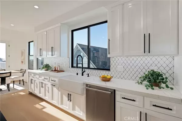 Redondo Beach, CA 90277,810 El Redondo Avenue