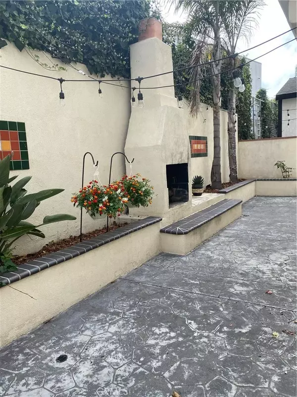 Redondo Beach, CA 90277,210 N Lucia #B