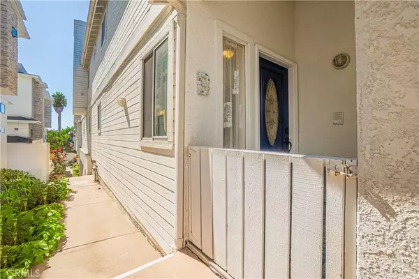 Redondo Beach, CA 90277,619 N Irena Avenue #B