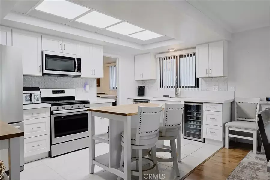 212 E IMPERIAL Avenue #A, El Segundo, CA 90245