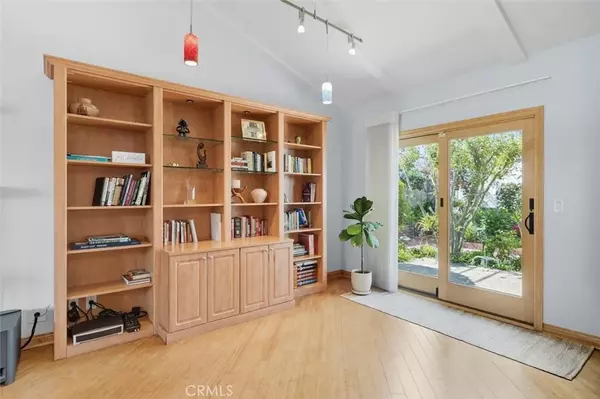 Redondo Beach, CA 90278,2211 Vail