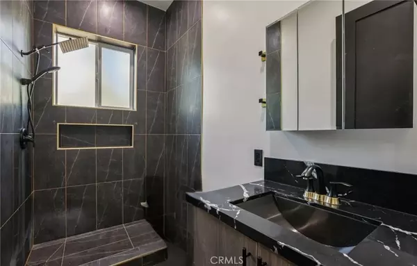 Woodland Hills, CA 91367,6233 Penfield Avenue