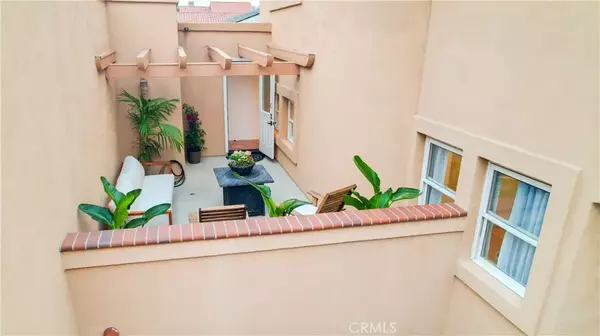 Redondo Beach, CA 90277,214 N Irena #B