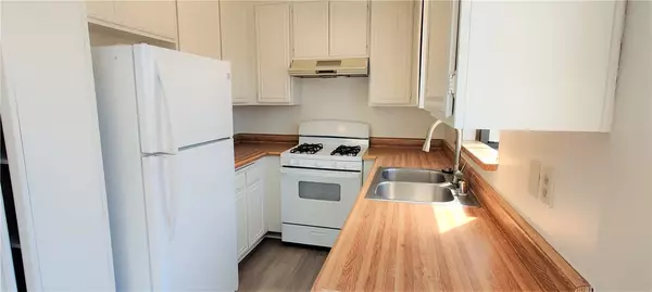 Canyon Country, CA 91387,18126 W Sundowner Wy. #1142