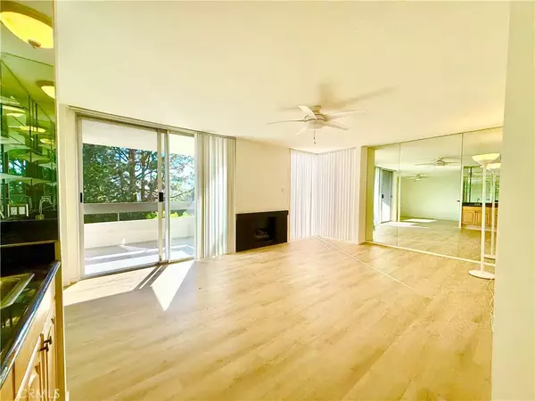 Rancho Palos Verdes, CA 90275,5965 Peacock Ridge #301