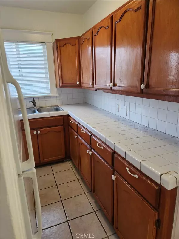 Long Beach, CA 90813,822 E 10th St. Street East