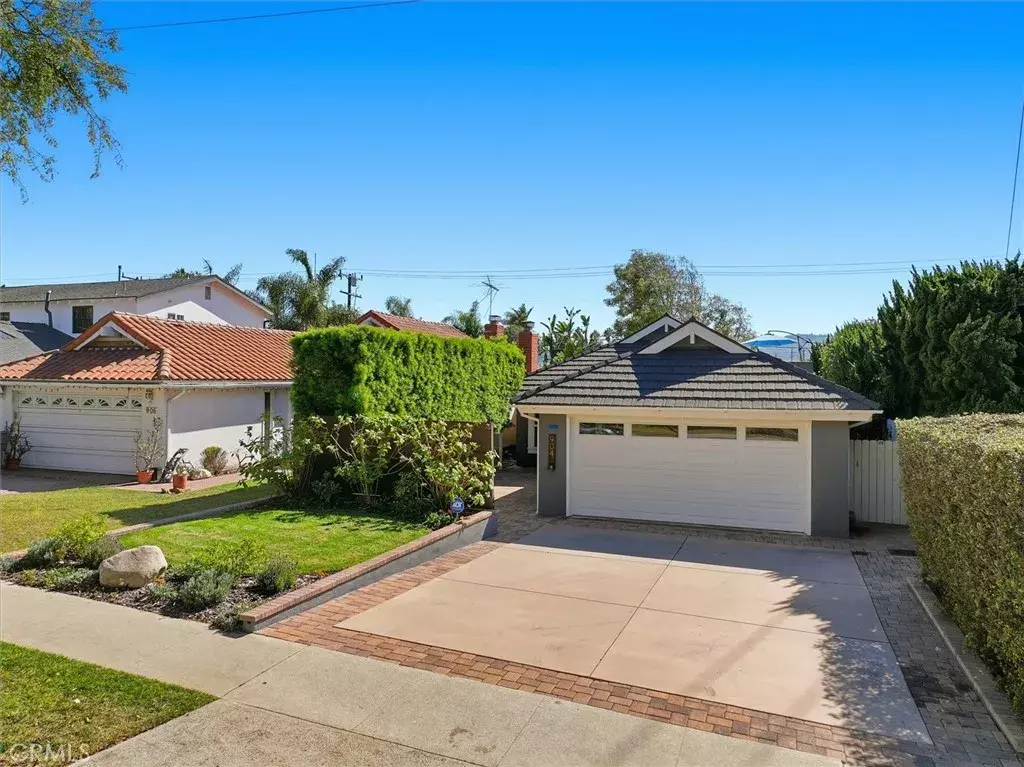 Redondo Beach, CA 90277,904 Knob Hill