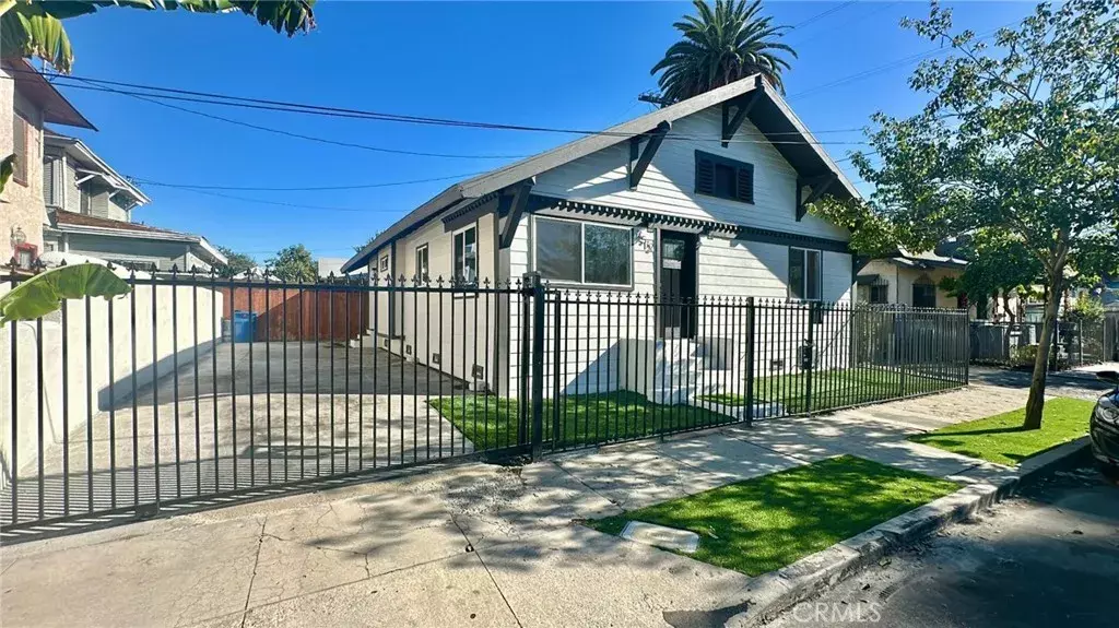 2512 Stanford, Los Angeles, CA 90011