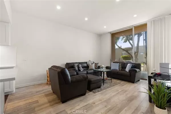 Inglewood, CA 90302,855 Victor #111