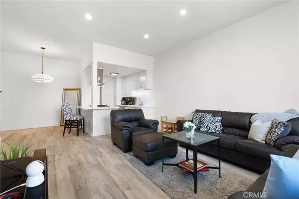 Inglewood, CA 90302,855 Victor #111