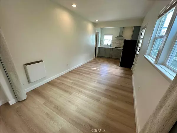 Hermosa Beach, CA 90254,933 Bayview Drive