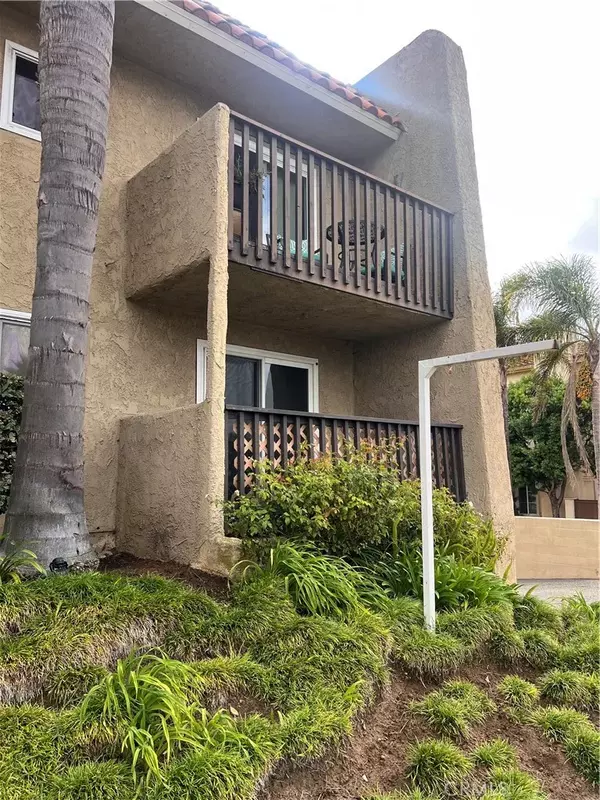 Redondo Beach, CA 90278,720 Meyer #101