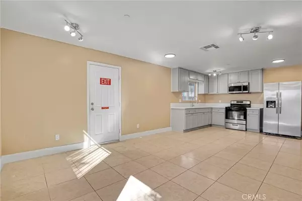 Los Angeles, CA 90011,1045 E 20th Street