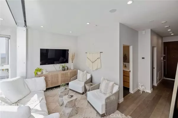 Manhattan Beach, CA 90266,125 16th Place