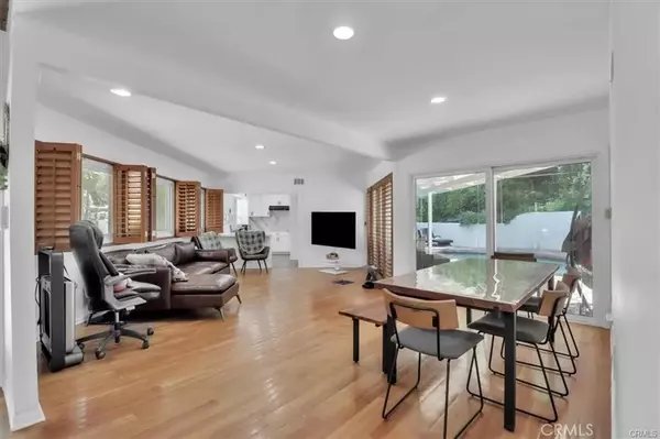 Beverly Hills, CA 90210,9466 Hidden Valley Place