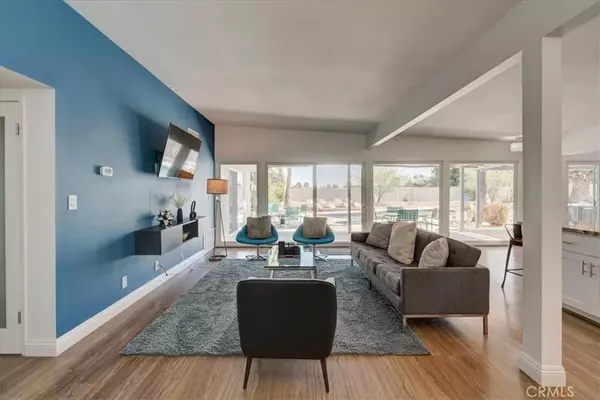 Palm Springs, CA 92262,2922 N Farrell