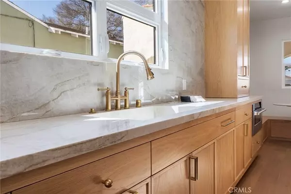 Los Angeles, CA 90008,3924 Dublin