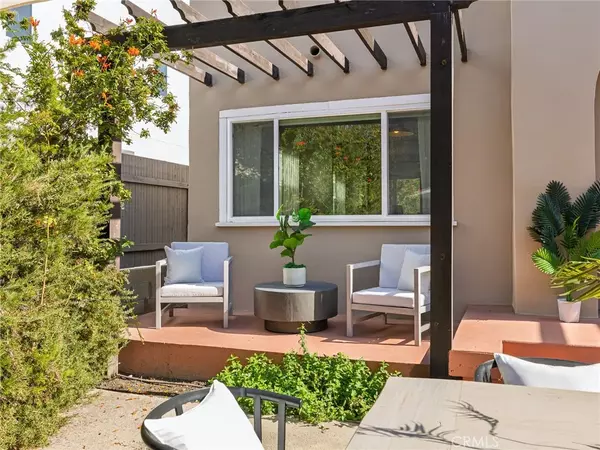 Los Angeles, CA 90019,1110 Queen Anne