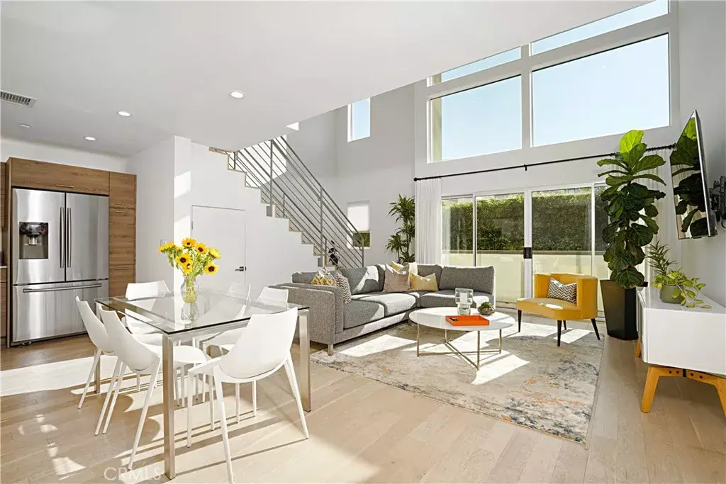 Los Angeles, CA 90019,5409 W Wilshire Vista