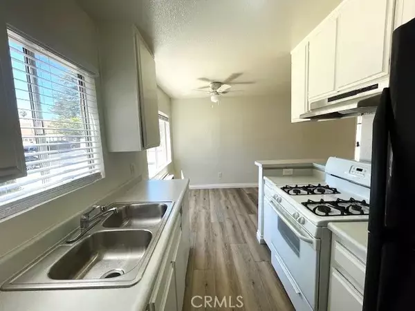 Van Nuys, CA 91411,14817 Sylvan Street #1