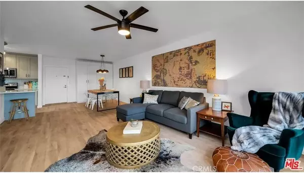 Playa Del Rey, CA 90293,7742 Redlands Street #H3025