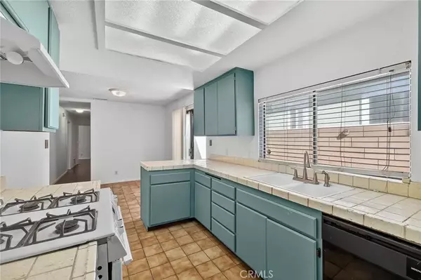 Lawndale, CA 90260,4451 W 161st