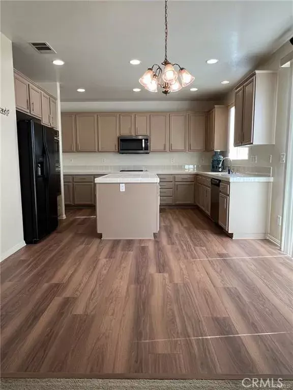 Eastvale, CA 91752,6933 Rio Grande