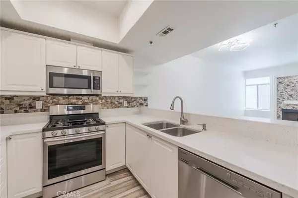 Torrance, CA 90503,2559 Plaza Del Amo #207