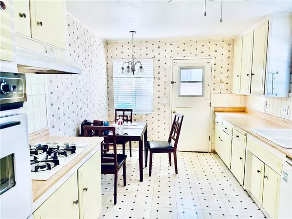 Carson, CA 90745,1866 E 213th