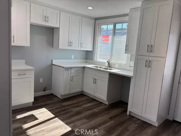 Los Angeles, CA 90045,8430 Barnsley