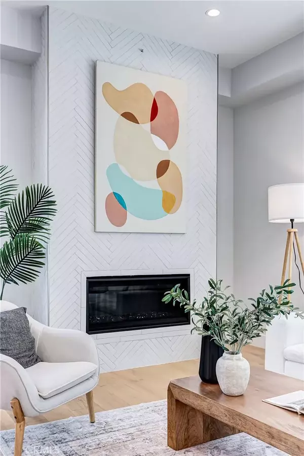 Redondo Beach, CA 90278,2619 Huntington #B