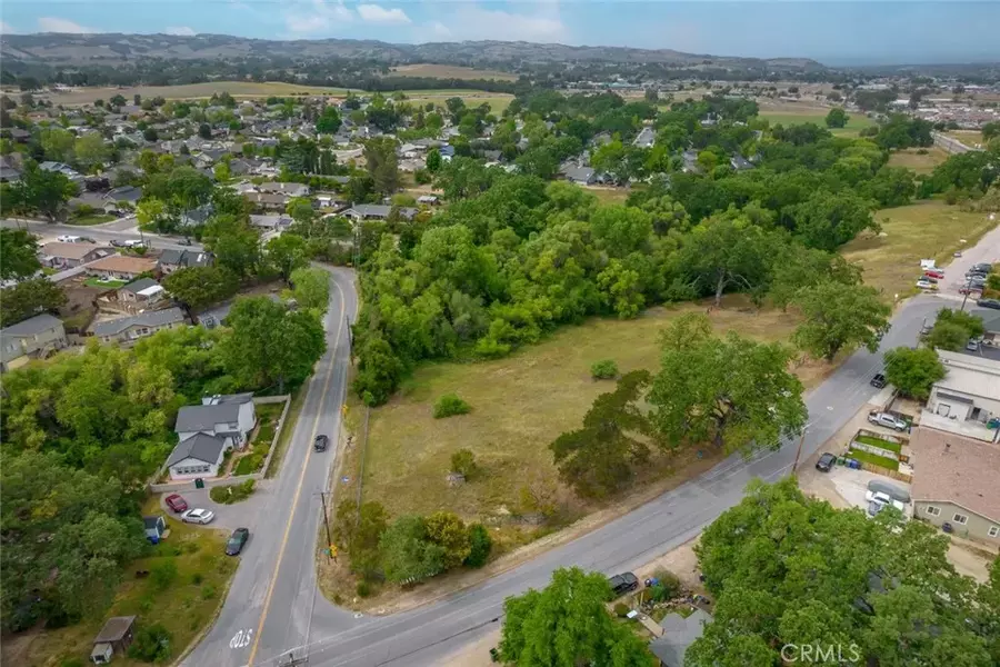 96 Old County, Templeton, CA 93465