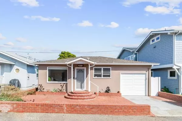 327 Capistrano Avenue, Pismo Beach, CA 93449