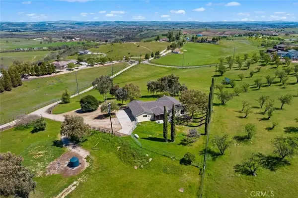 Paso Robles, CA 93446,6095 Vista Serrano Way